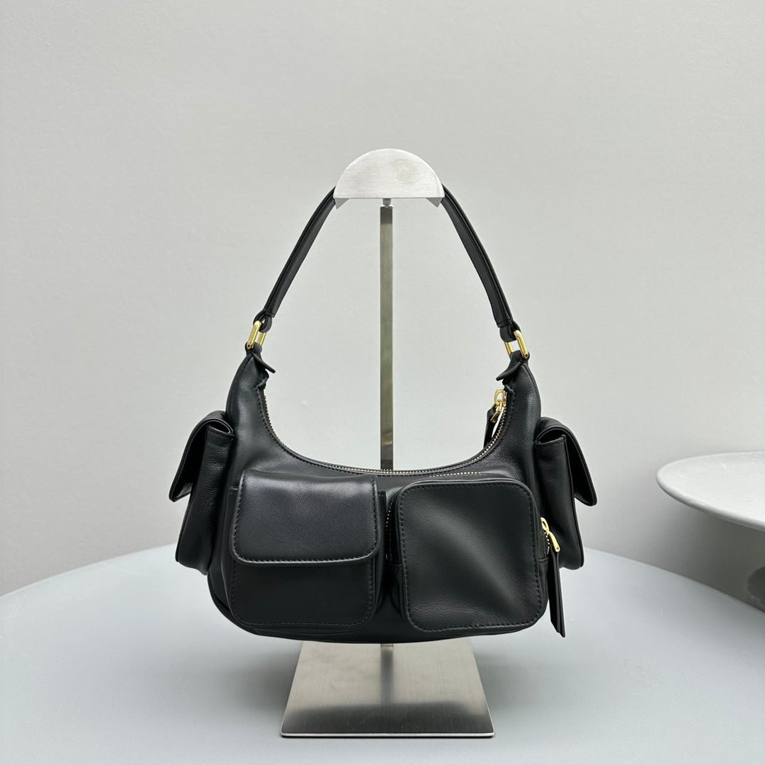 MIU MIU PUCKET BAG 21 IN BLACK CALFSKIN