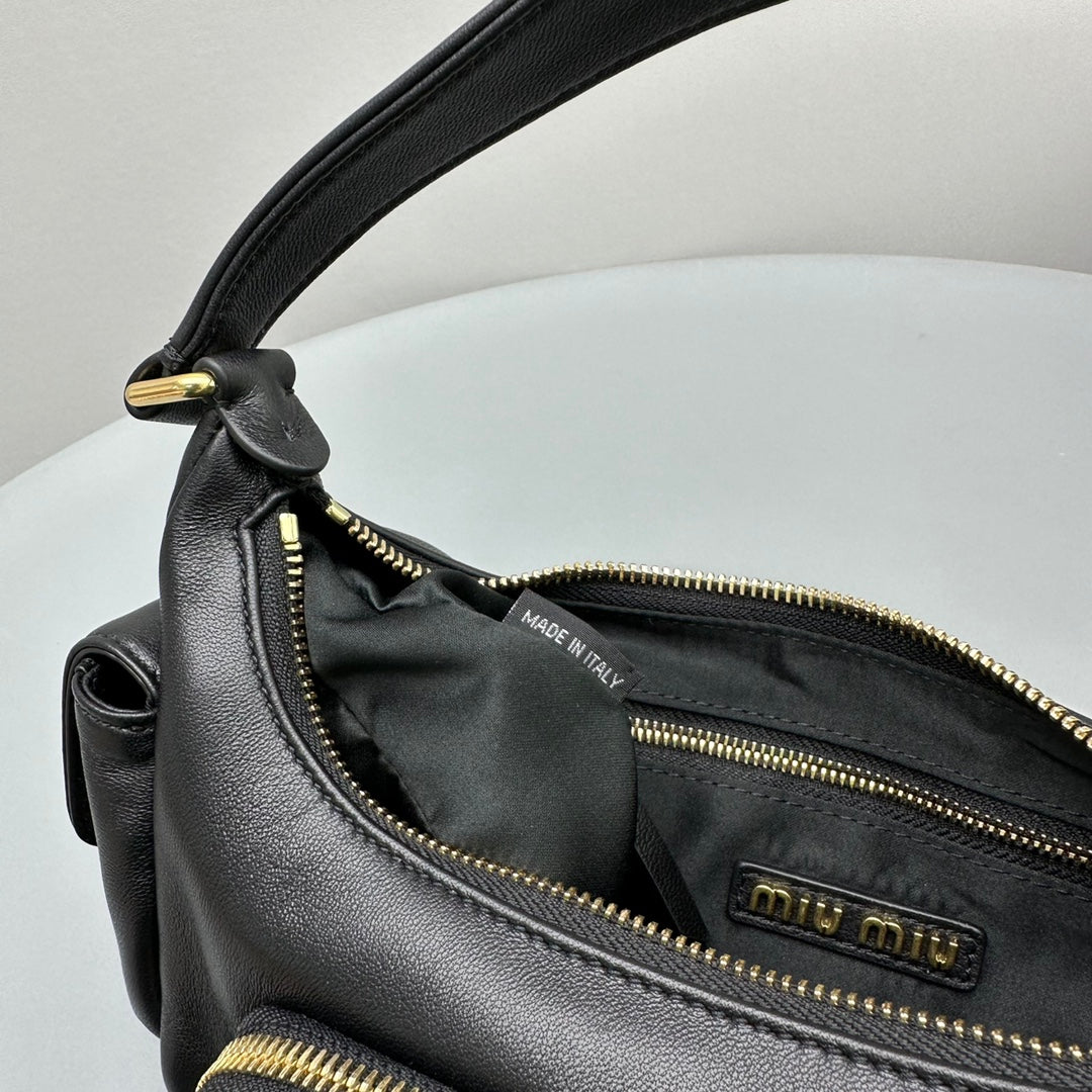 MIU MIU PUCKET BAG 21 IN BLACK CALFSKIN