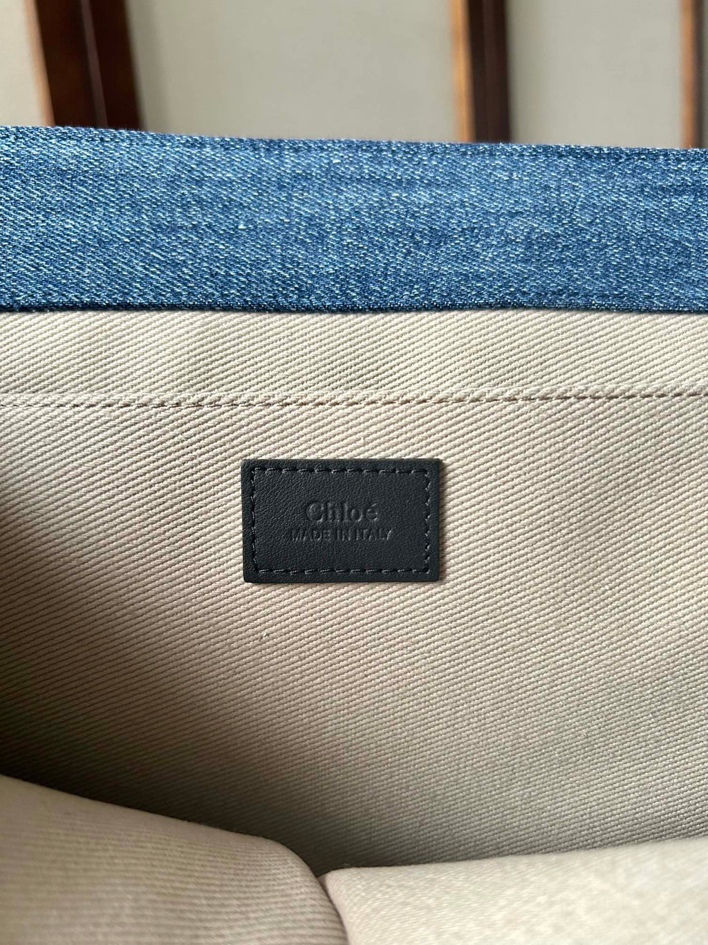 CHLOE LAGRE WOODY TOTE BAG 45 IN BLUE DENIM BLACK CALFSKIN