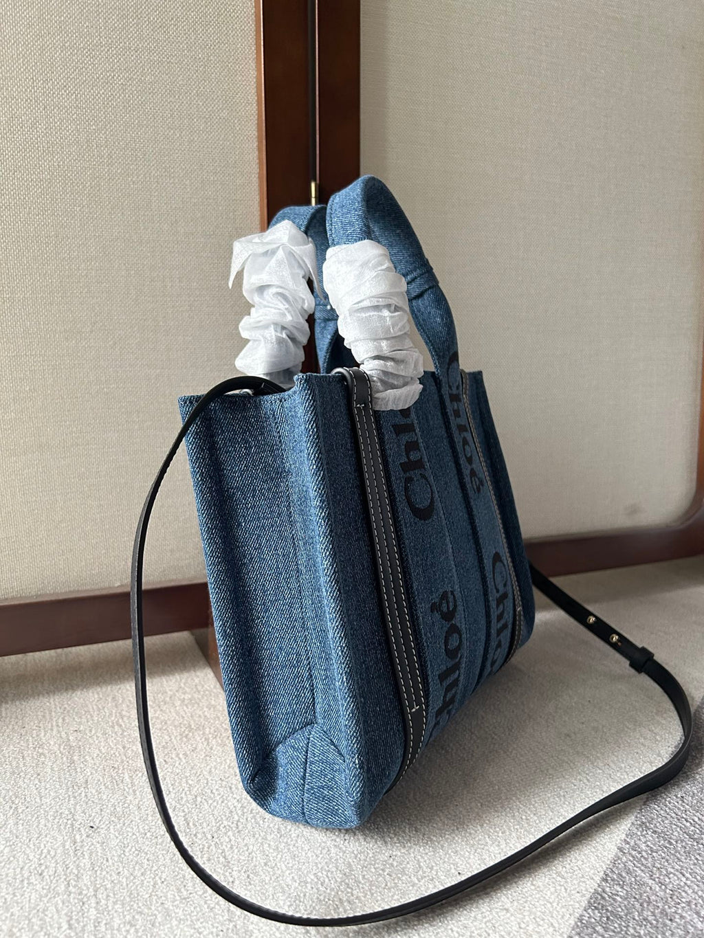 CHLOE SMALL WOODY TOTE BAG 26.5 IN BLUE DENIM BLACK CALFSKIN