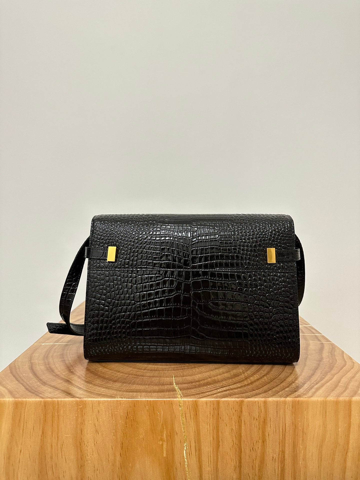 SAINT LAURENT MANHATTAN 29 TOP-HANDLE IN CROCODILE BLACK CALFSKIN
