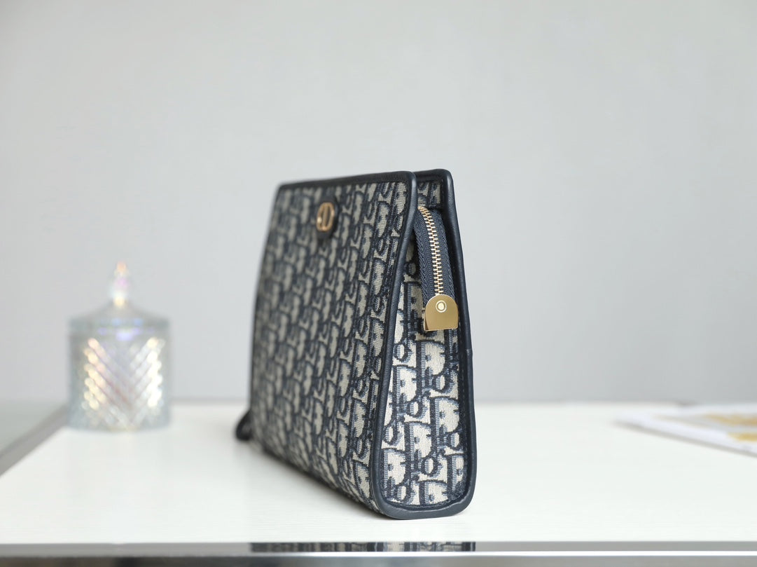 DIOR BOOK TOTE 26 IN BLACK OBLIQUE JACQUARD