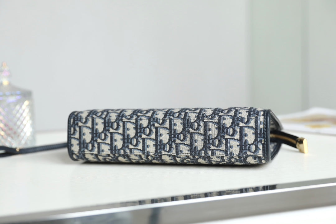 DIOR BOOK TOTE 26 IN BLACK OBLIQUE JACQUARD
