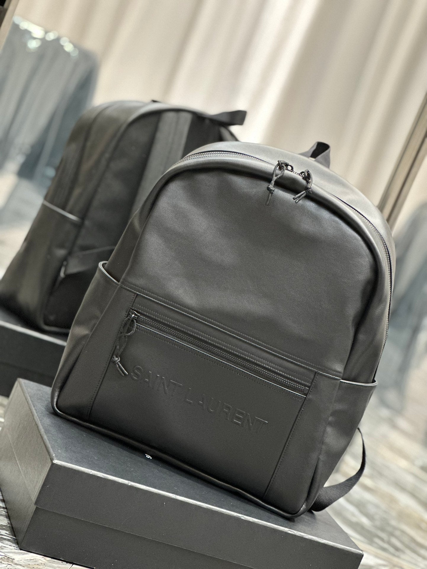 SAINT LAURENT BACKPACK 37 IN ECHO GRAY CALFSKIN