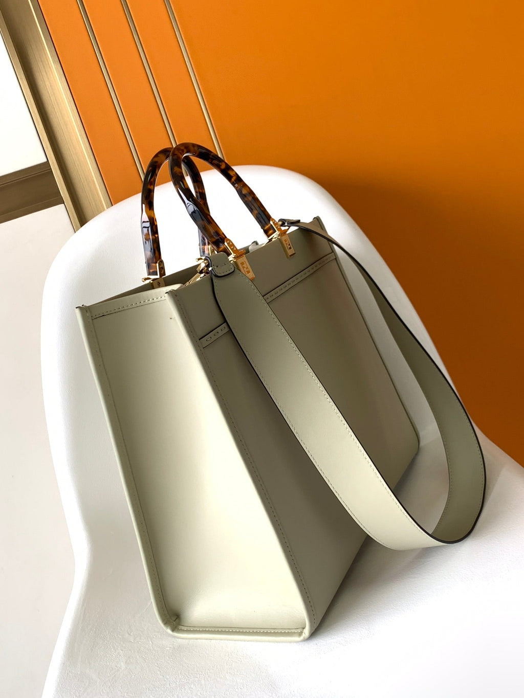 FENDI Fend Sunshine Medium Bag 35 Light Grey Leather