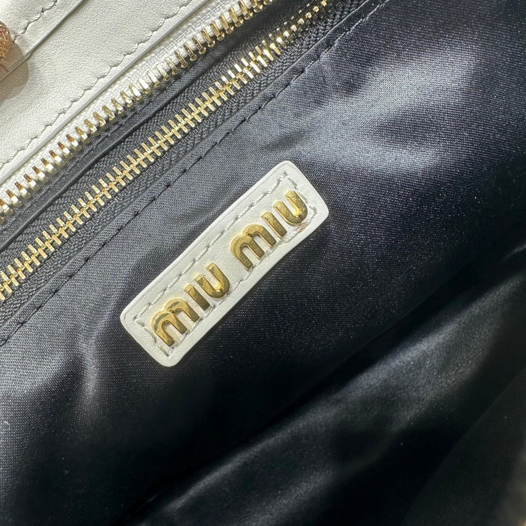 MIU MIU SHOULDER BAG 33 IN WHITE CALFSKIN GOLD HARDWARE