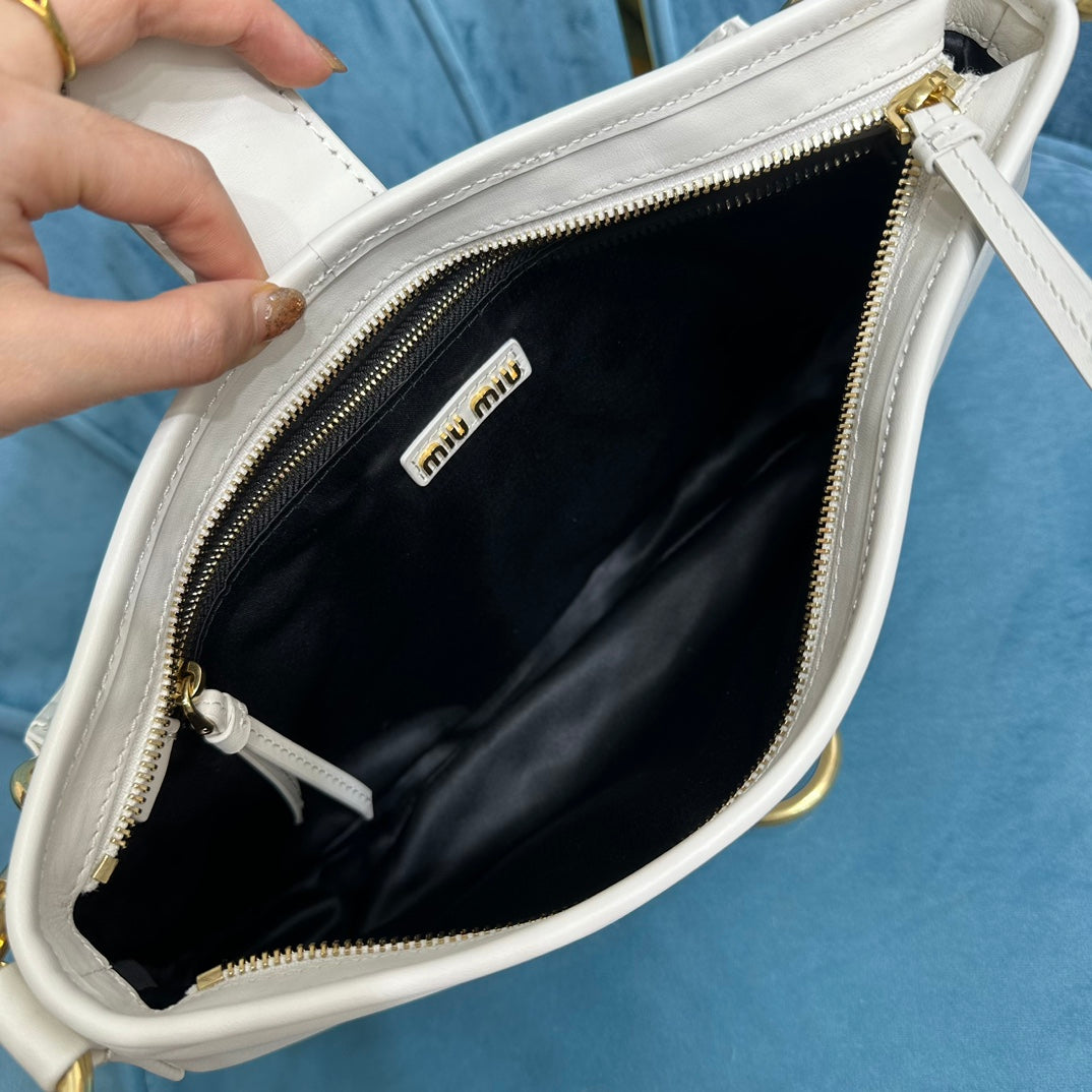 MIU MIU SHOULDER BAG 33 IN WHITE CALFSKIN GOLD HARDWARE