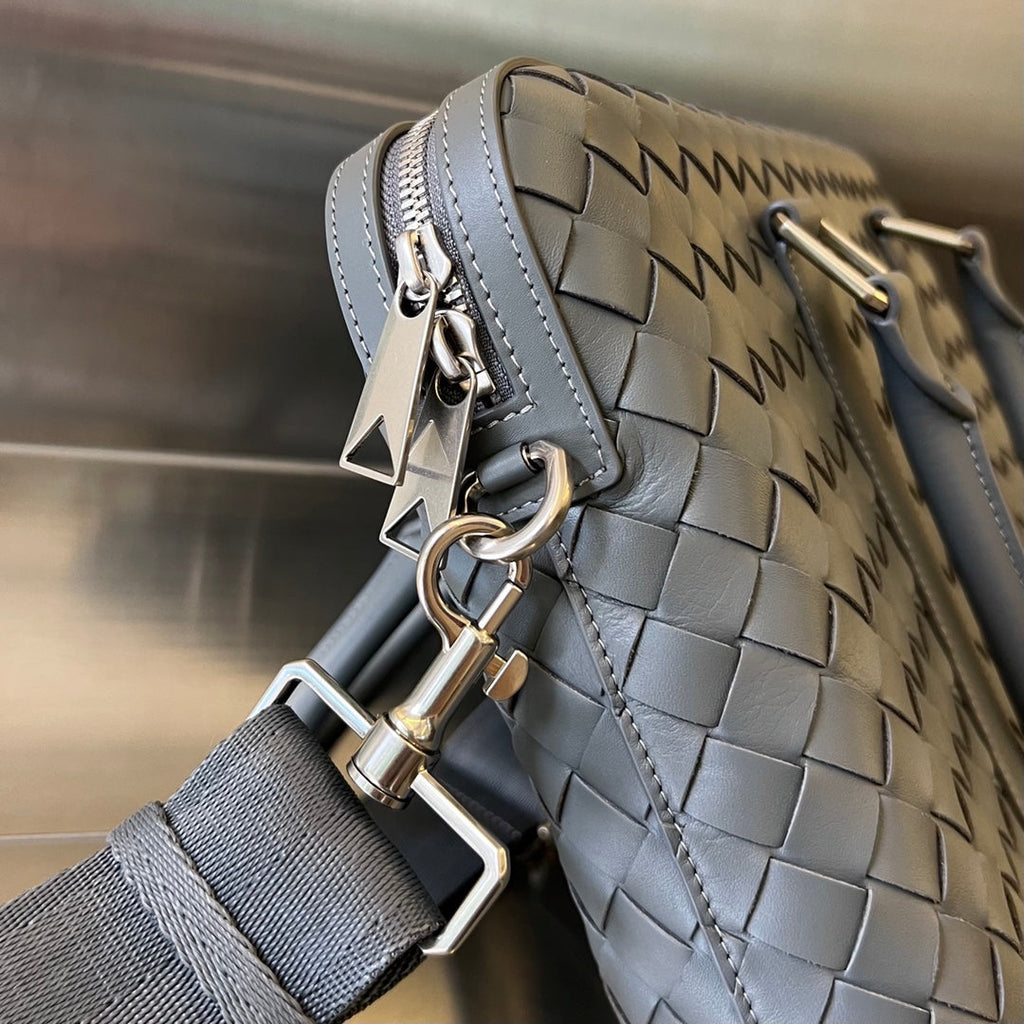 BOTTEGA VENETA SLIM INTRECCIATO BRIEFCASE 36 GREY CALFSKIN