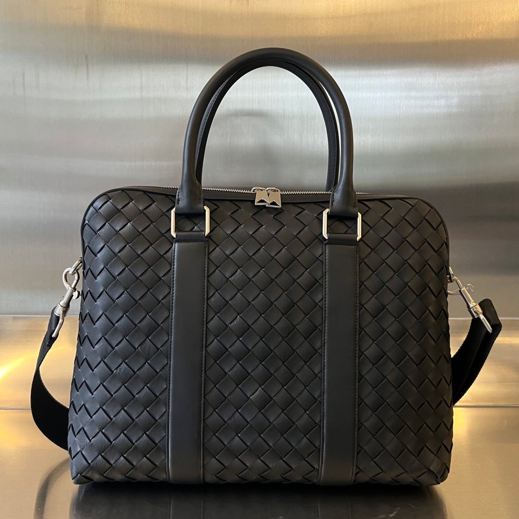 BOTTEGA VENETA SLIM INTRECCIATO BRIEFCASE 36 BLACK CALFSKIN