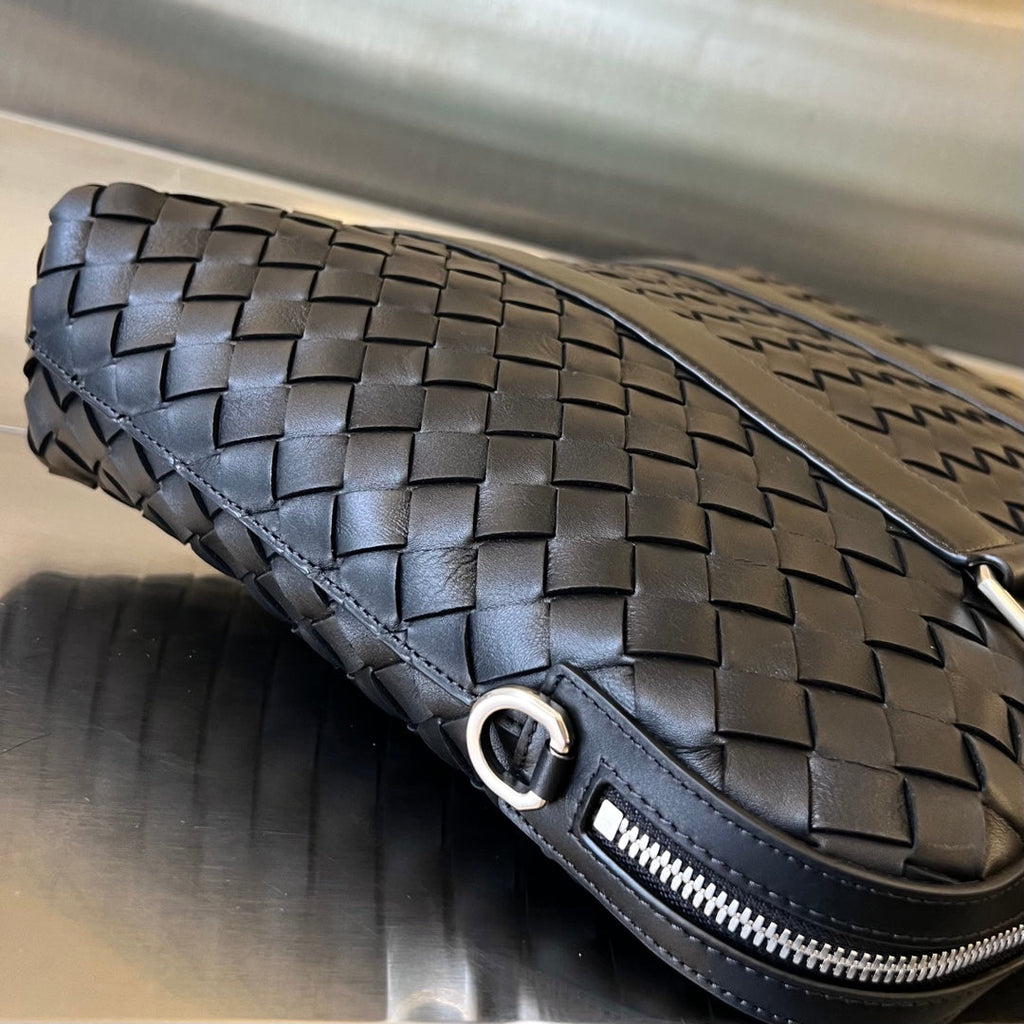 BOTTEGA VENETA SLIM INTRECCIATO BRIEFCASE 36 BLACK CALFSKIN