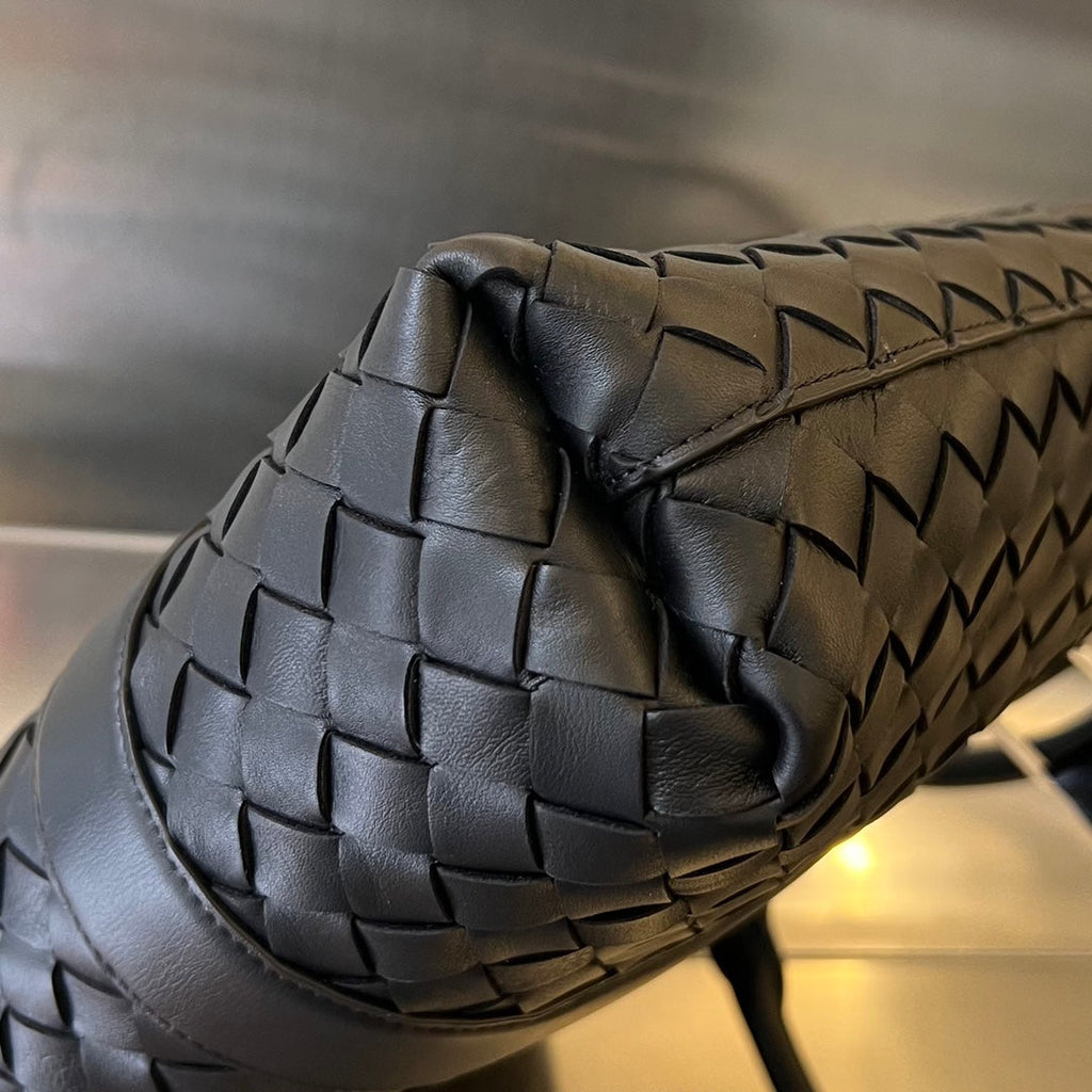 BOTTEGA VENETA SLIM INTRECCIATO BRIEFCASE 36 BLACK CALFSKIN