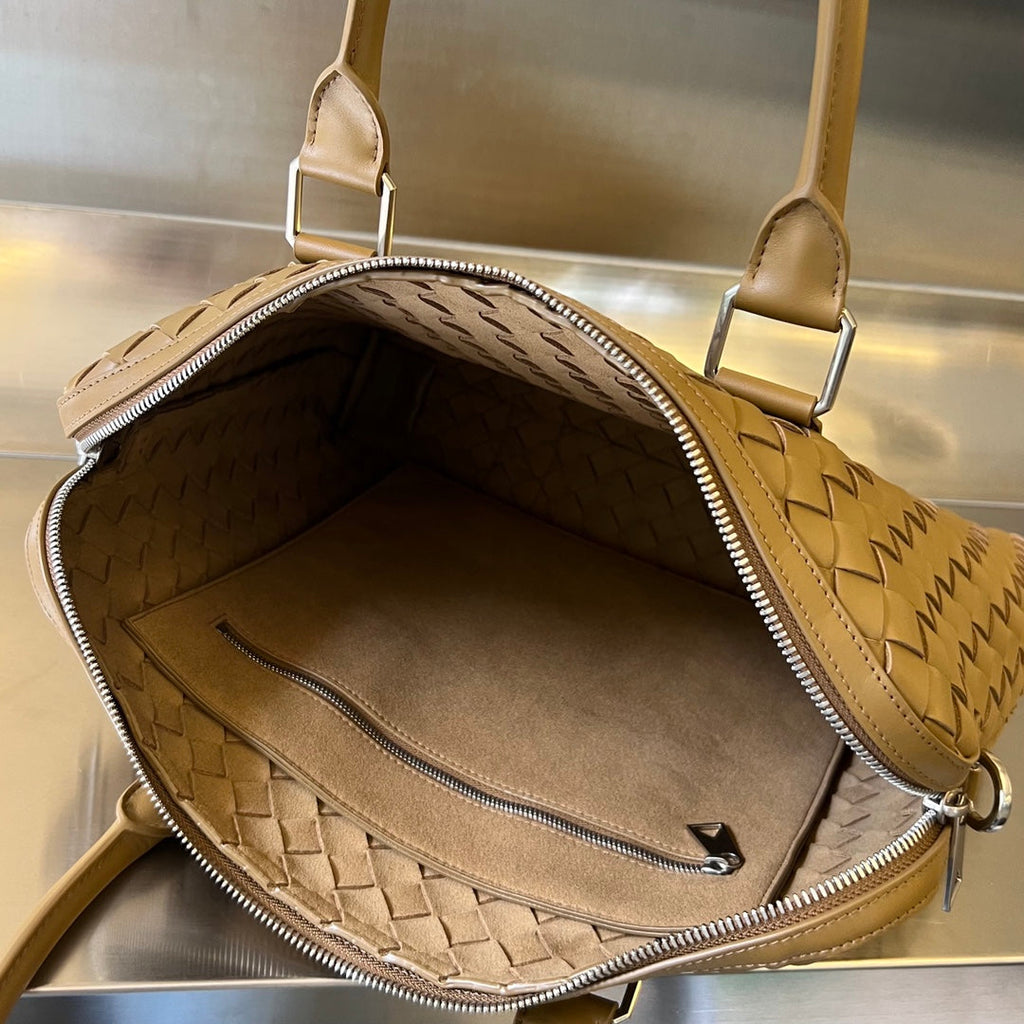 BOTTEGA VENETA SLIM INTRECCIATO BRIEFCASE 36 CARAMEL BROWN CALFSKIN