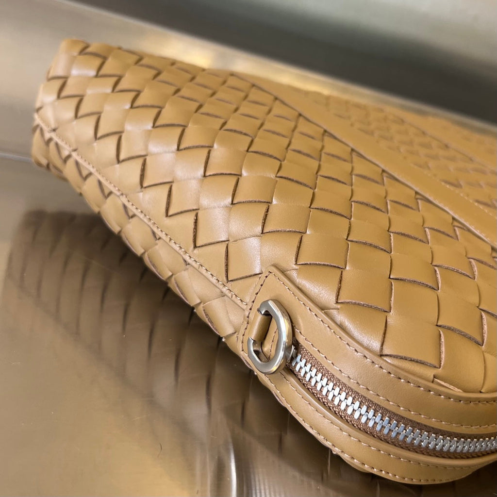 BOTTEGA VENETA SLIM INTRECCIATO BRIEFCASE 36 CARAMEL BROWN CALFSKIN