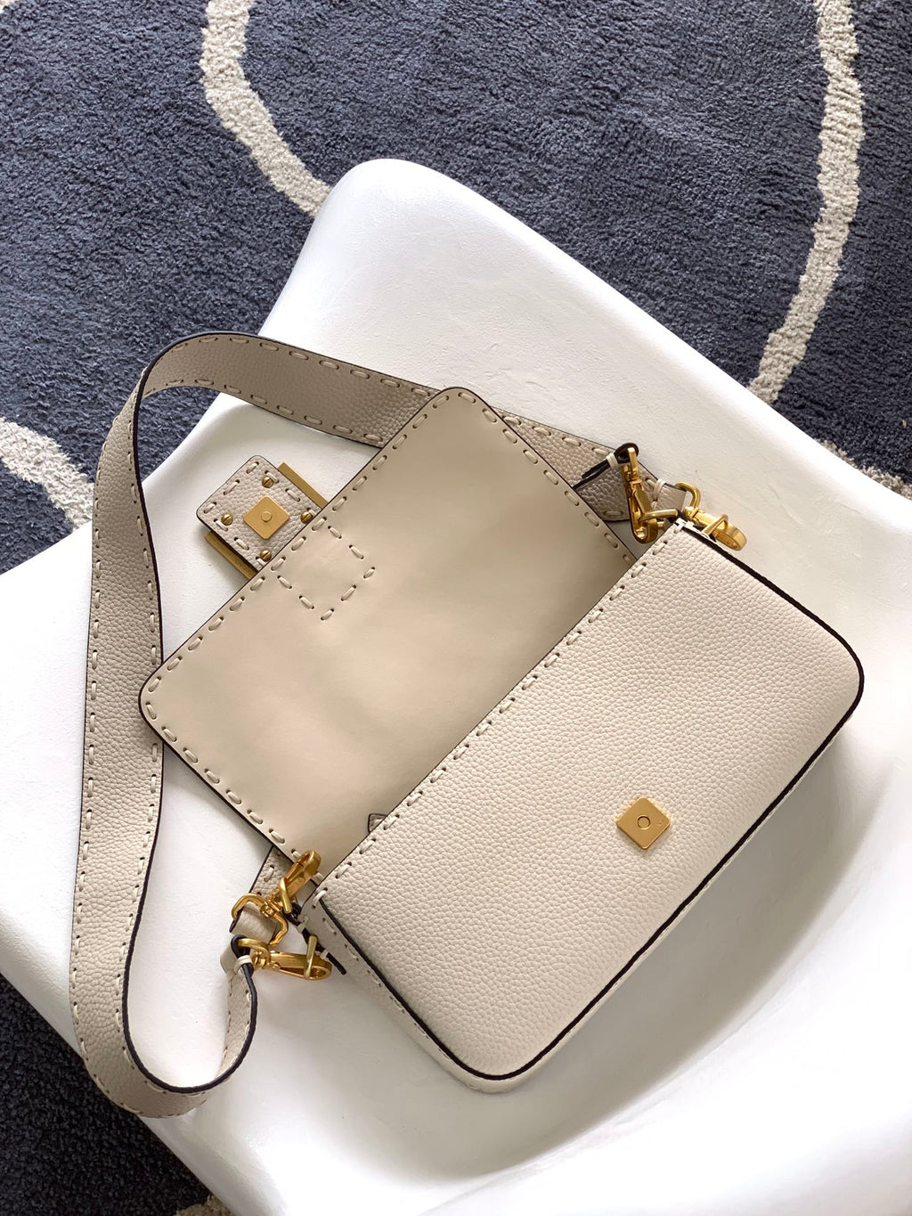 FENDI Fend Baguette 27 Bag Beige Calfskin Ghw