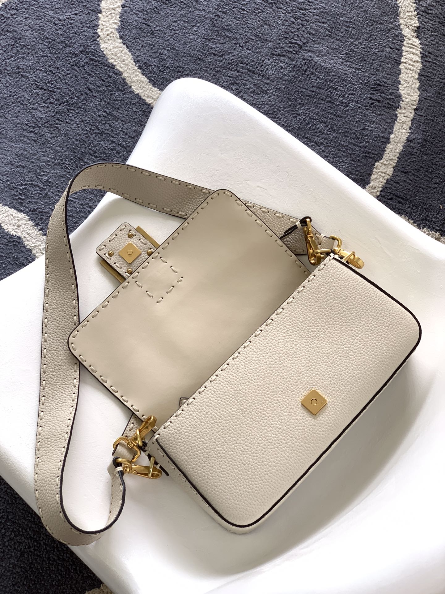 FENDI Fend Baguette 27 Bag Beige Calfskin Ghw