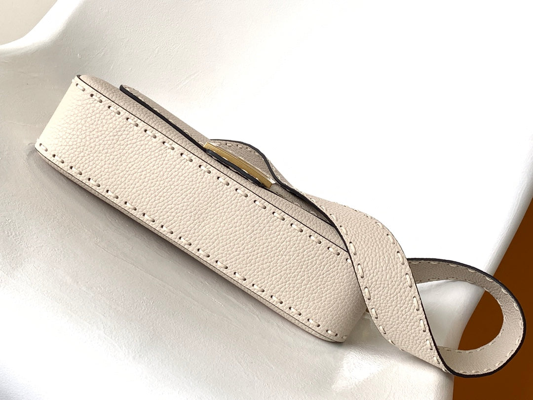 FENDI Fend Baguette 27 Bag Beige Calfskin Ghw