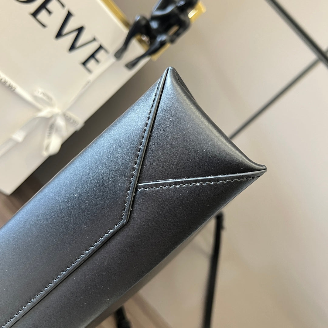 LOEWE STANDARD A4 TOTE BAG IN BLACK CALFSKIN