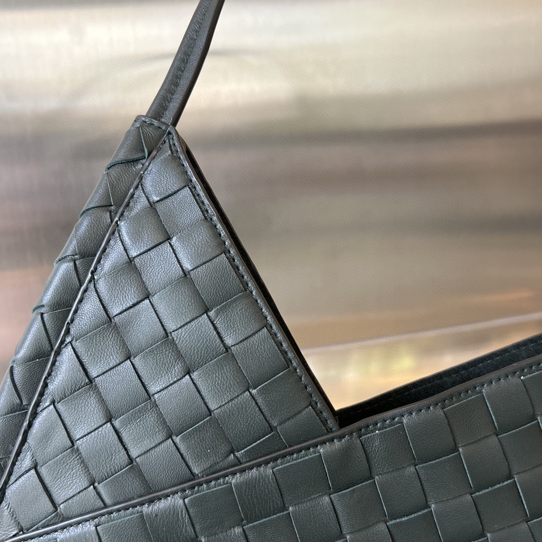 BOTTEGA VENETA MINI SOLSTICE 30 BLACK LAMBSKIN