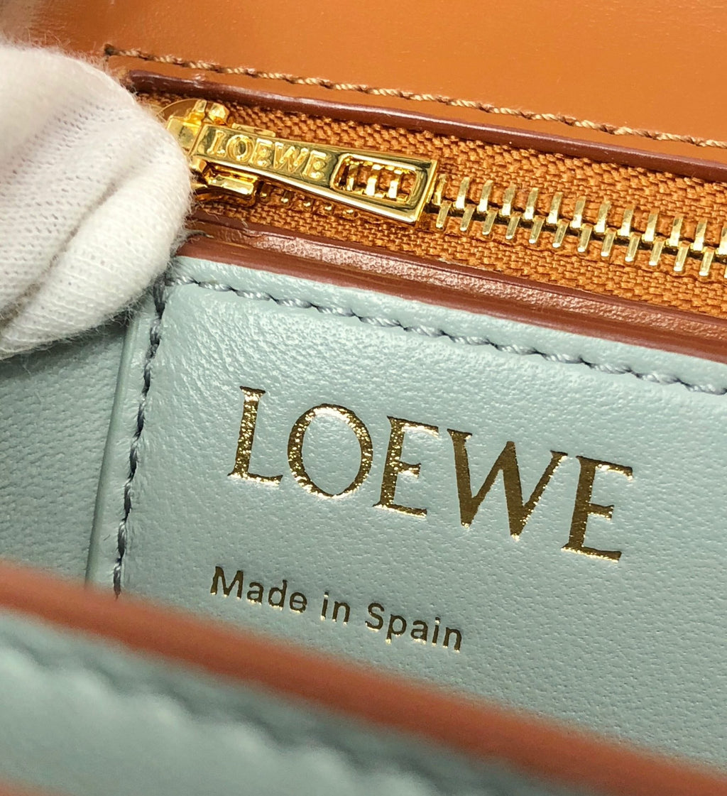 LOEWE LOE GOYA BAG 23 IN WARM DESERT SILK CALFSKIN