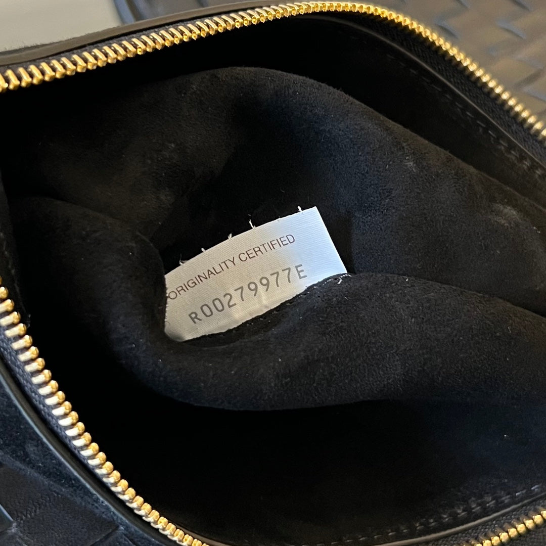 BOTTEGA VENETA MEDIUM SOLSTICE 44 BLACK LAMBSKIN