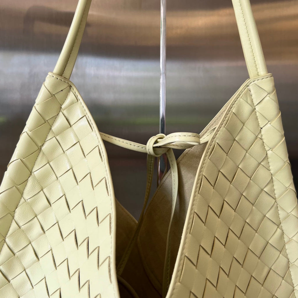 BOTTEGA VENETA MEDIUM SOLSTICE 44 DARK CREAM LAMBSKIN