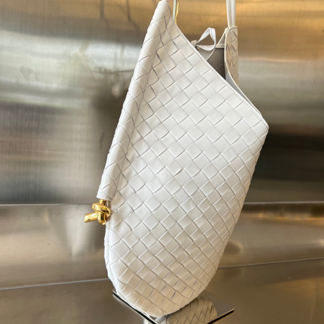 BOTTEGA VENETA MEDIUM SOLSTICE 44 WHITE LAMBSKIN