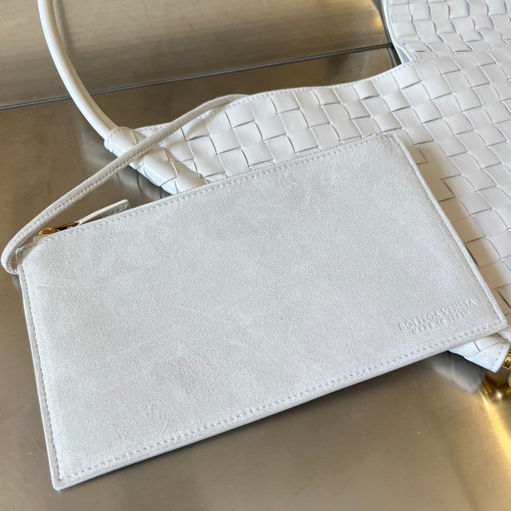 BOTTEGA VENETA MEDIUM SOLSTICE 44 WHITE LAMBSKIN