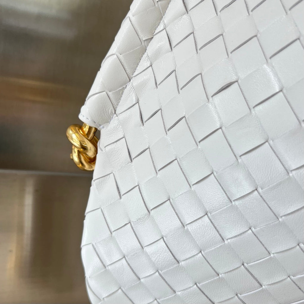 BOTTEGA VENETA MEDIUM SOLSTICE 44 WHITE LAMBSKIN