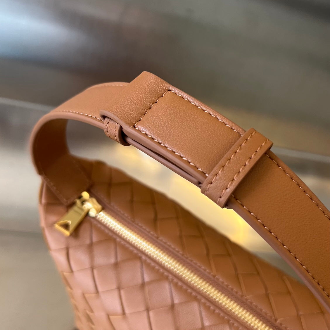 BOTTEGA VENETA WALLACE 22 BAG IN RUSSET BROWN CALFSKIN