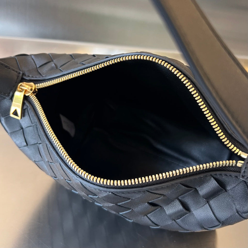 BOTTEGA VENETA WALLACE 22 BAG IN BLACK CALFSKIN