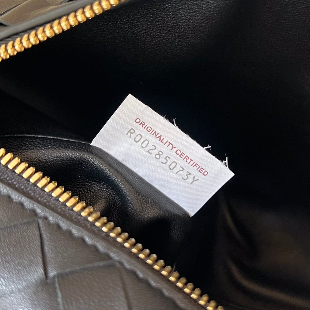 BOTTEGA VENETA WALLACE 22 BAG IN BLACK CALFSKIN