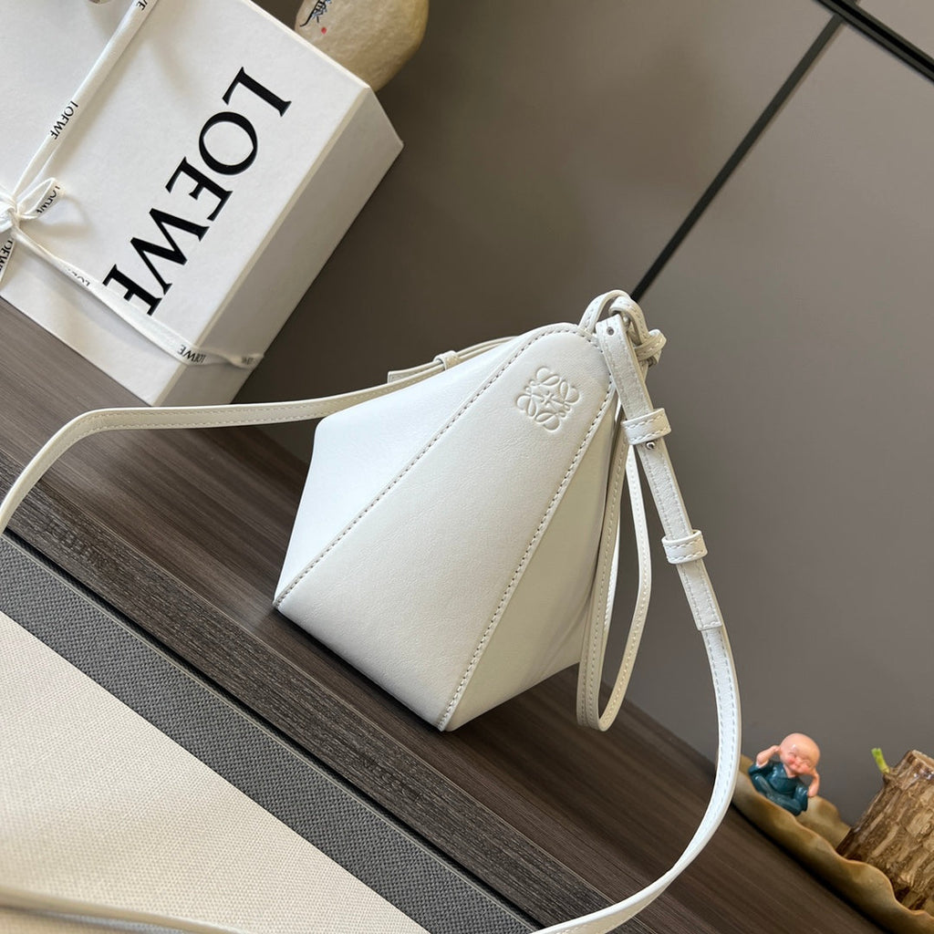 LOEWE LOE LUNA HOBO 28 BAG IN WHITE CALFSKIN