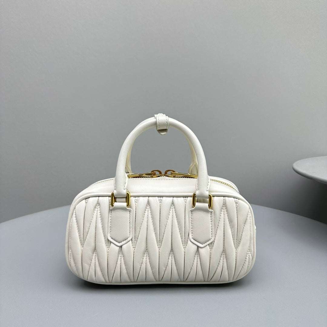 MIU MIU ARCADIE 23 BAG IN WHITE LAMBSKIN