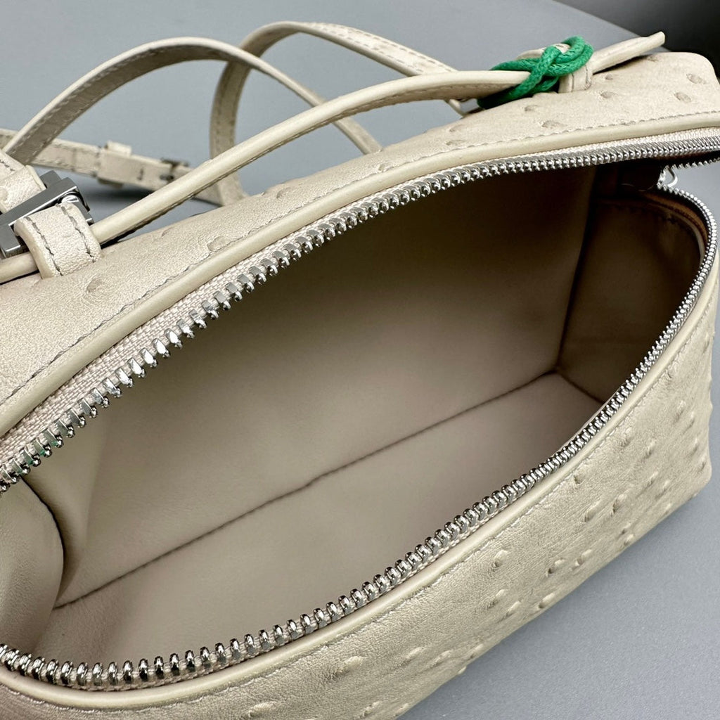 LORO PIANA EXTRA POCKET L19 IN BISQUE BEIGE OSTRICH LEATHER