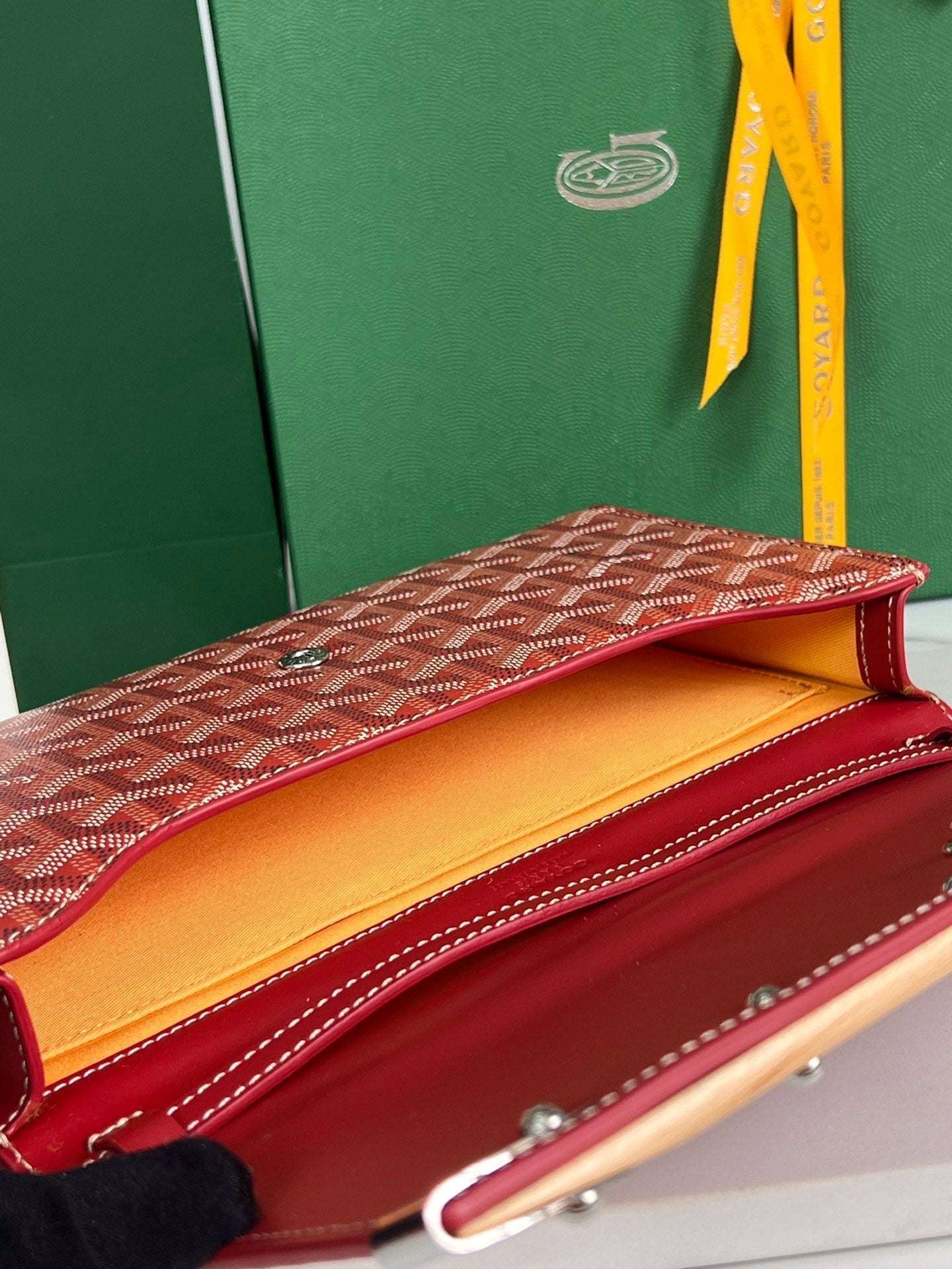 GOYARD MONTE-CARLO PM CLUTCH 25 IN CLASSIC RED GOYARDINE CANVAS