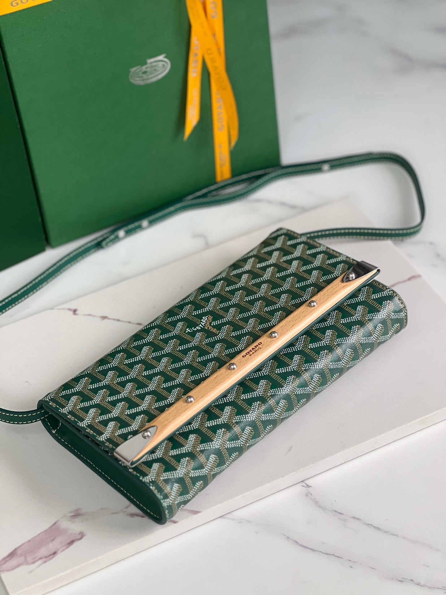 GOYARD MONTE-CARLO PM CLUTCH 25 IN GREEN GOYARDINE CANVAS