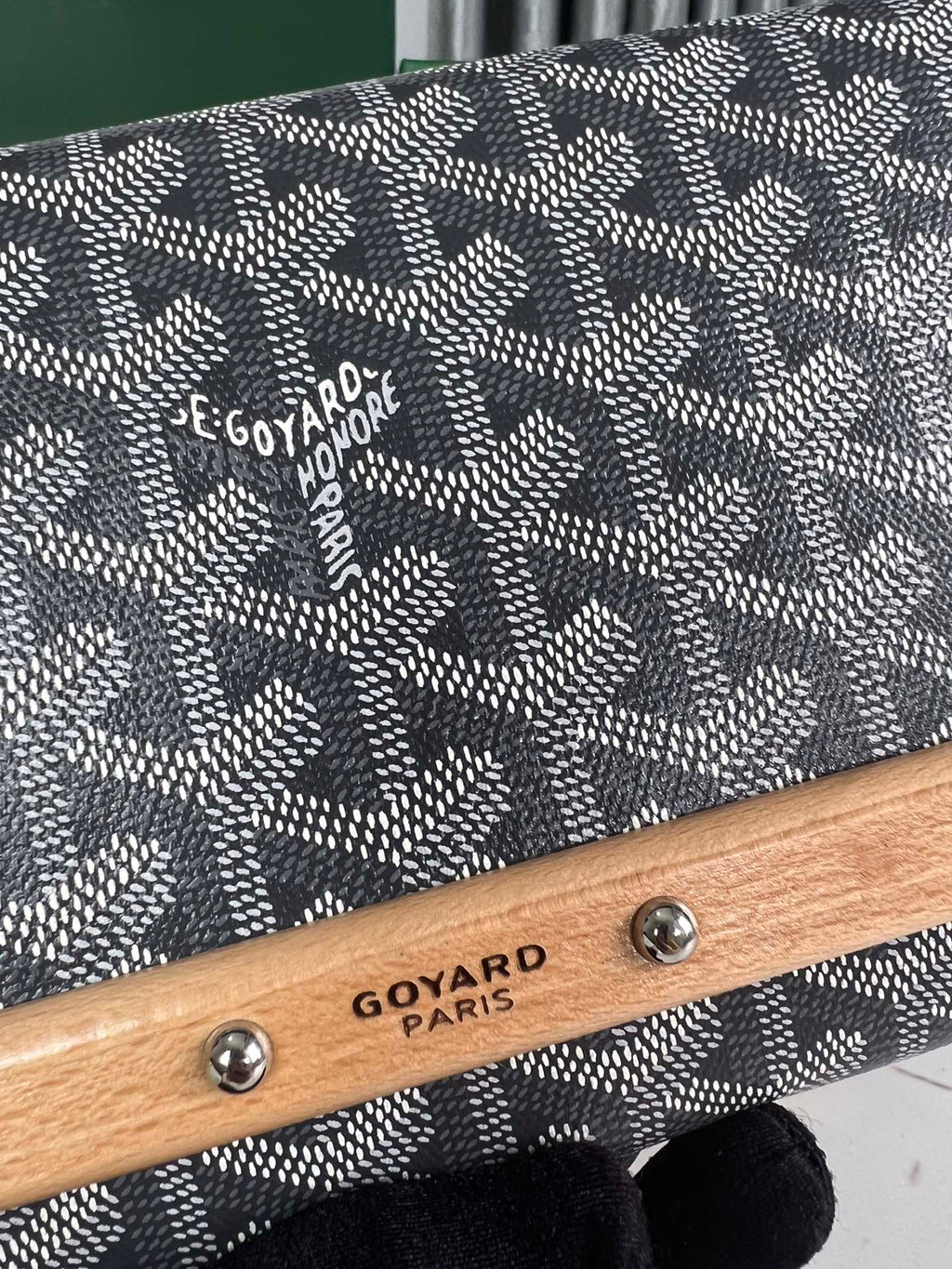 GOYARD MONTE-CARLO PM CLUTCH 25 IN GRAY GOYARDINE CANVAS