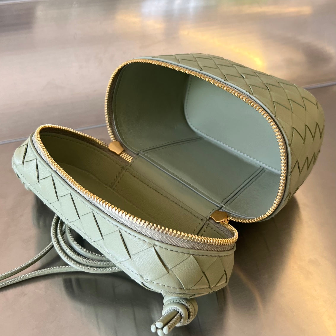 BOTTEGA VENETA MINI VANITY CASE 18 IN OLIVE GREEN LAMBSKIN