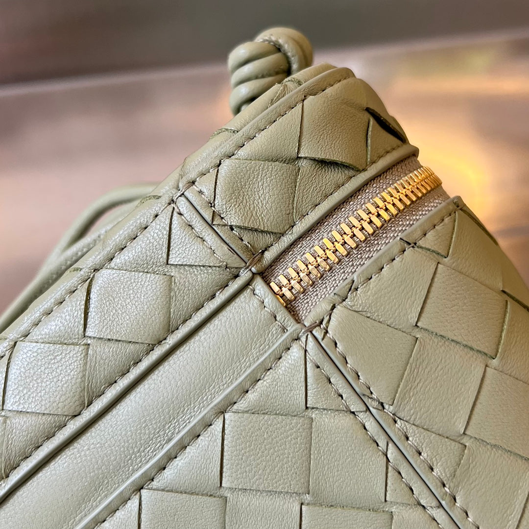 BOTTEGA VENETA MINI VANITY CASE 18 IN OLIVE GREEN LAMBSKIN
