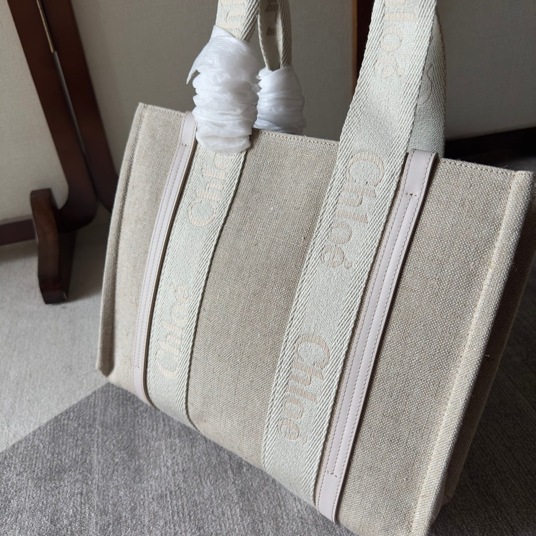 CHLOE MEDIUM WOODY TOTE BAG 37 IN BEIGE LINEN CANVAS WEBBING LOGO EMBROIDER COTTON WHITE CALFSKIN