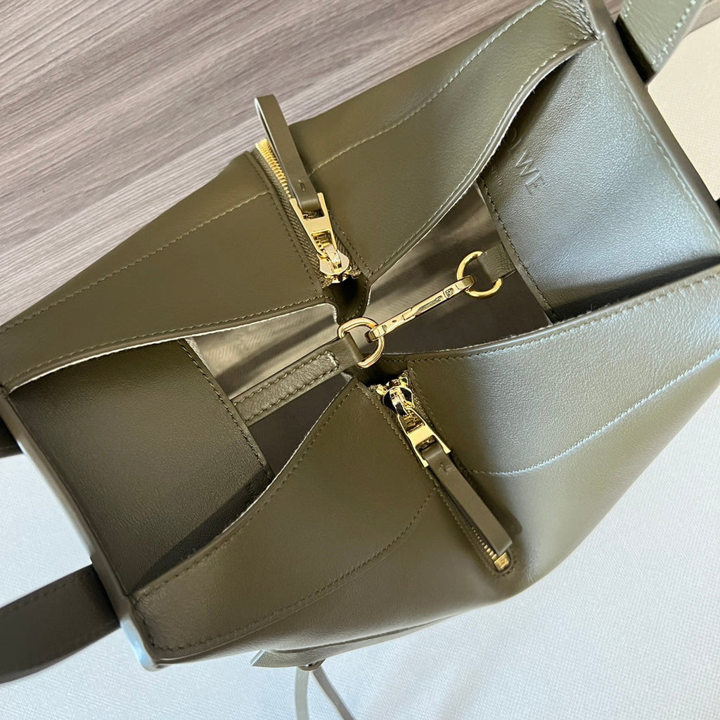 LOEWE LOE 20 HAMMOCK COMPACT BAG IN ARMY GREEN CALFSKIN