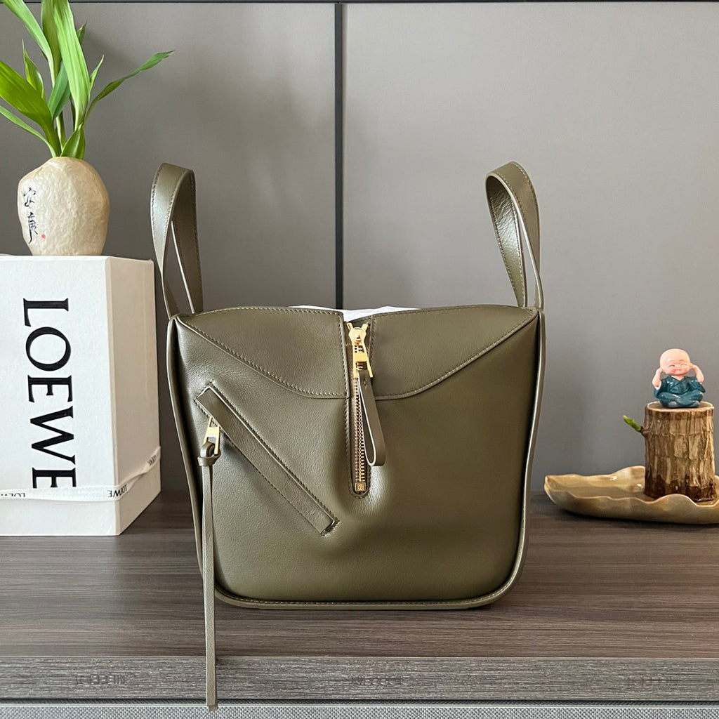 LOEWE LOE 20 HAMMOCK COMPACT BAG IN ARMY GREEN CALFSKIN