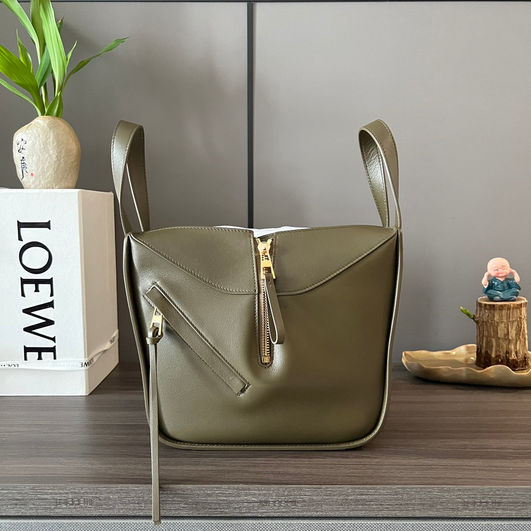 LOEWE LOE 20 HAMMOCK COMPACT BAG IN ARMY GREEN CALFSKIN