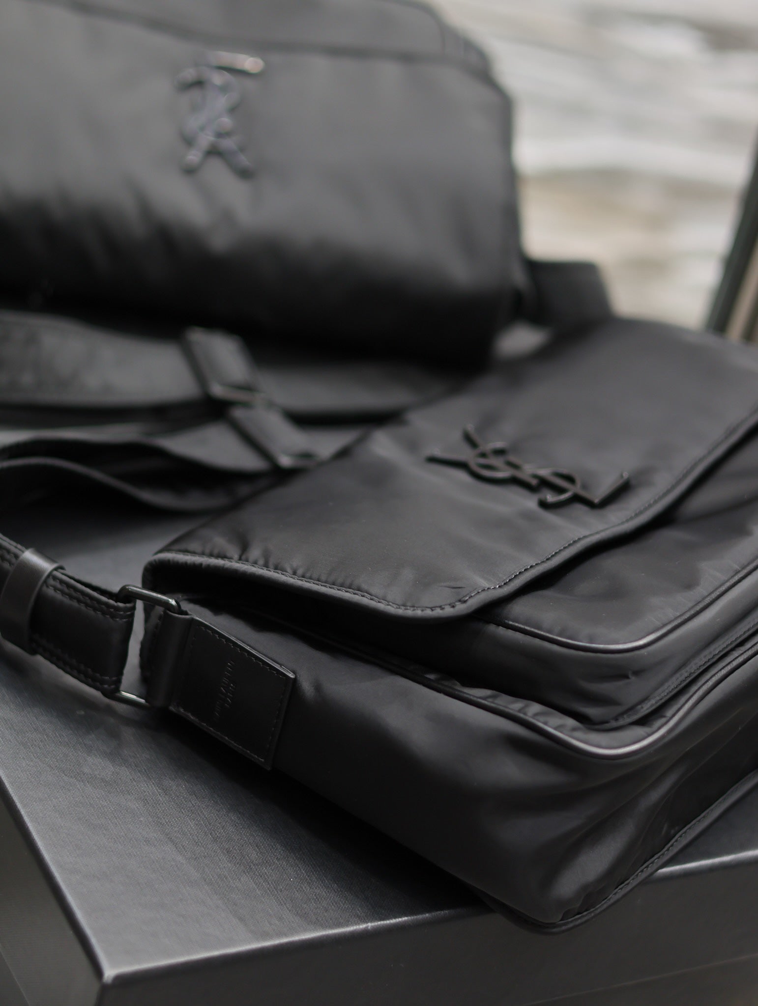 SAINT LAURENT NIKI MEDIUM 28 IN BLACK NYLON