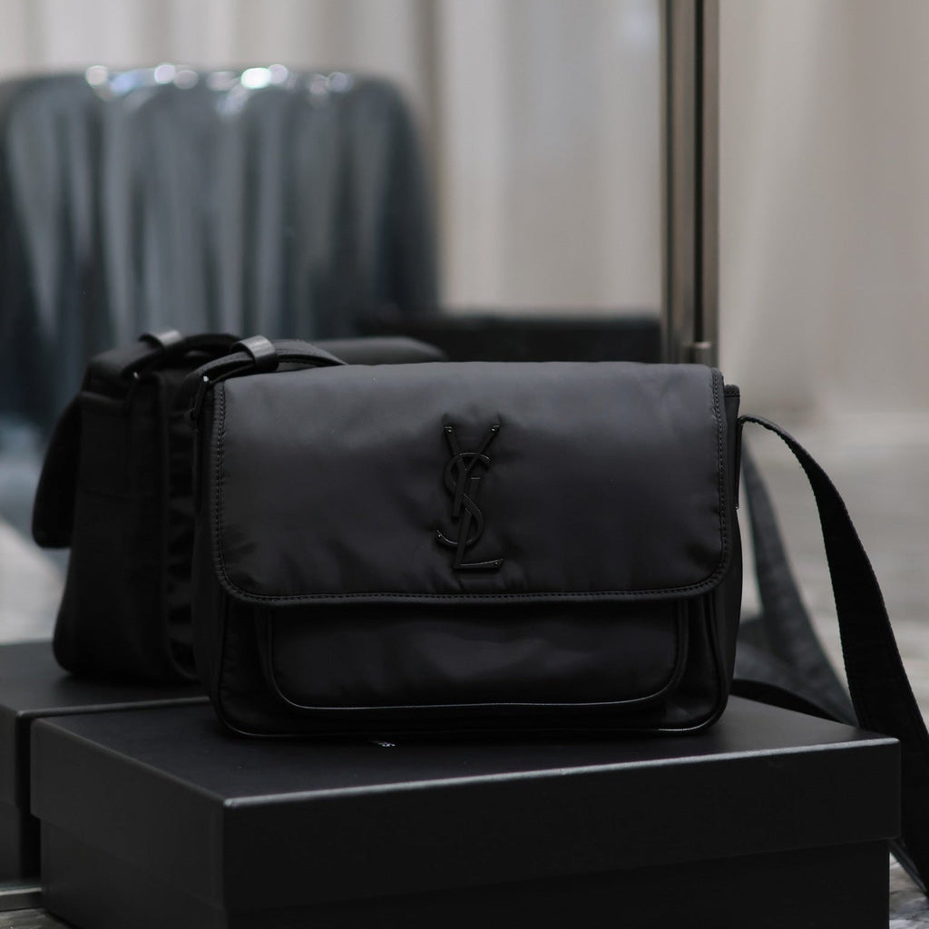 SAINT LAURENT NIKI MEDIUM 28 IN BLACK NYLON