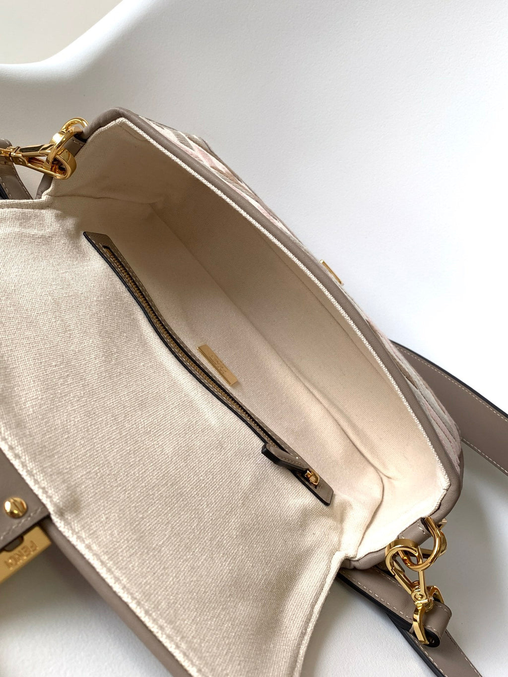 FENDI Fend Baguette White Brown and Multicolour Canvas Bag 27 with FF Embroidery Ghw