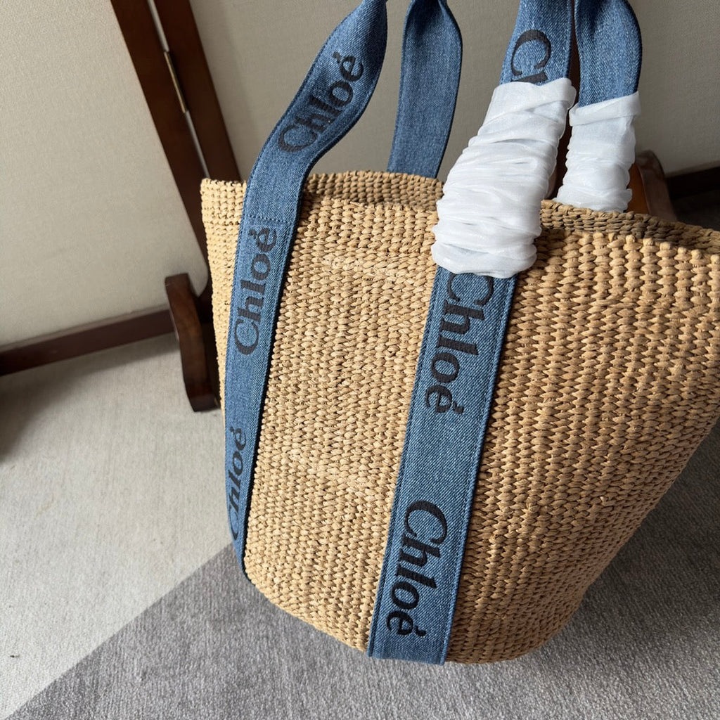 CHLOE LAGRE WOODY TOTE BAG 48 IN NATURAL FIBERS BLUE DENIM BLACK CALFSKIN