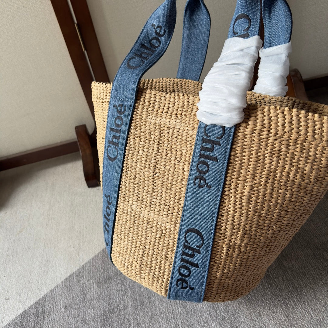 CHLOE LAGRE WOODY TOTE BAG 48 IN NATURAL FIBERS BLUE DENIM BLACK CALFSKIN