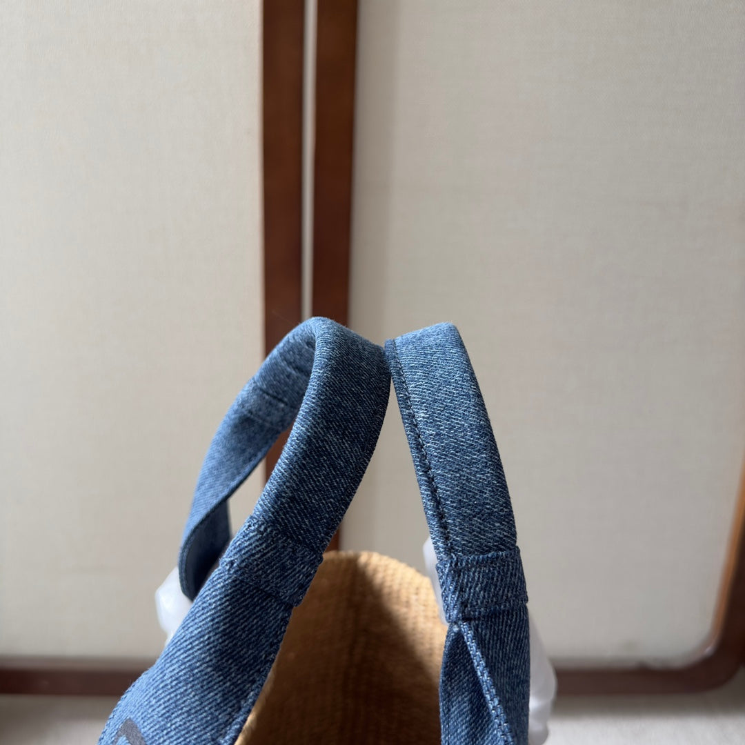 CHLOE LAGRE WOODY TOTE BAG 48 IN NATURAL FIBERS BLUE DENIM BLACK CALFSKIN