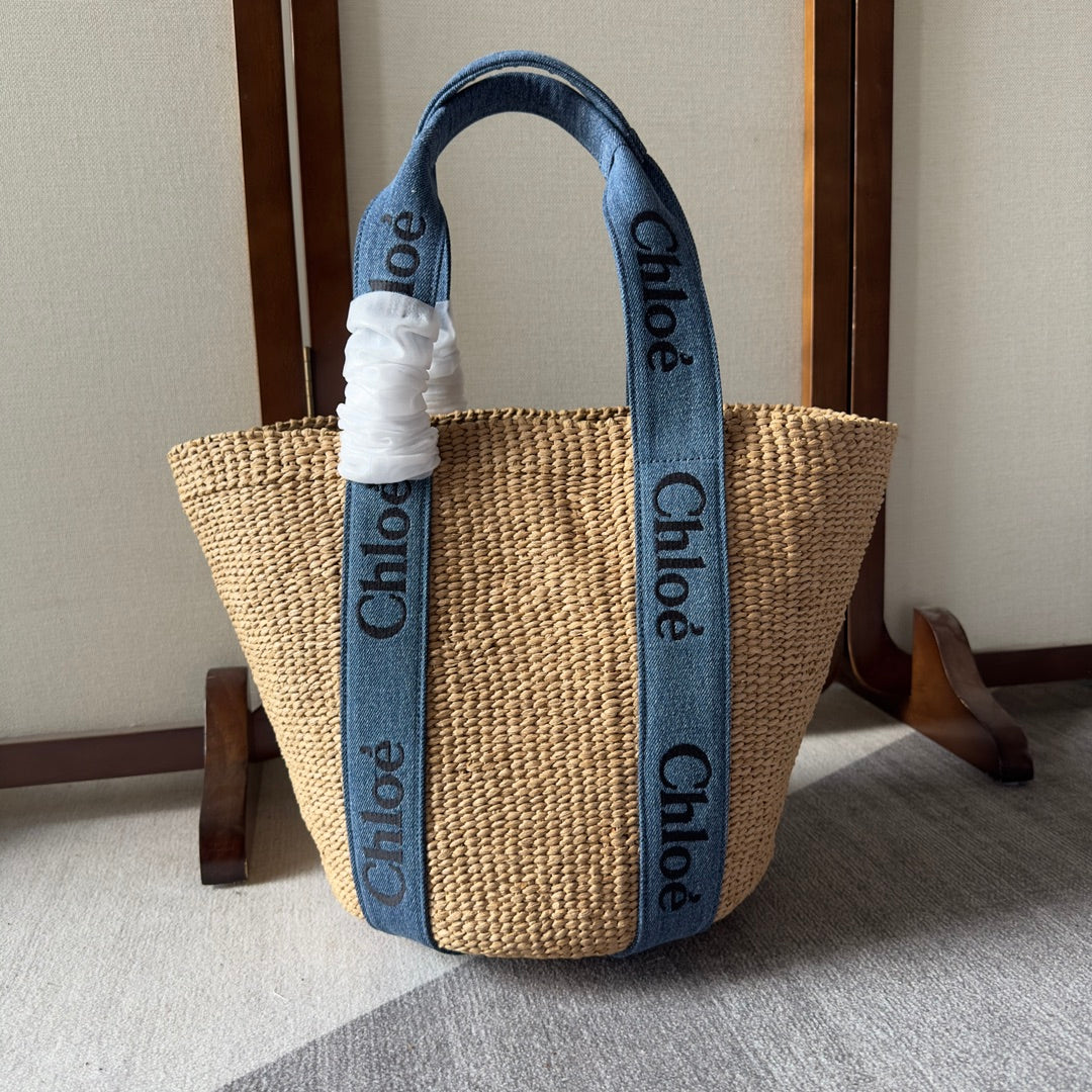 CHLOE LAGRE WOODY TOTE BAG 48 IN NATURAL FIBERS BLUE DENIM BLACK CALFSKIN